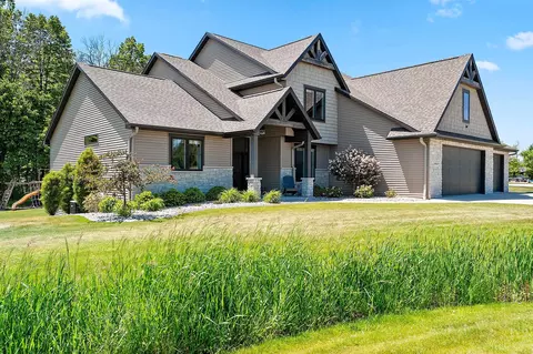 Exterior - w4269 Rose Tree Drive, Appleton, WI 54913 photo 2 of 12