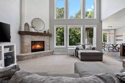 Living - w4269 Rose Tree Drive, Appleton, WI 54913 photo 5 of 7