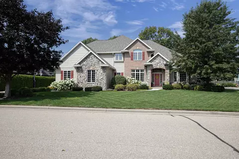 422 Bosworth Ln, Neenah, WI 54956