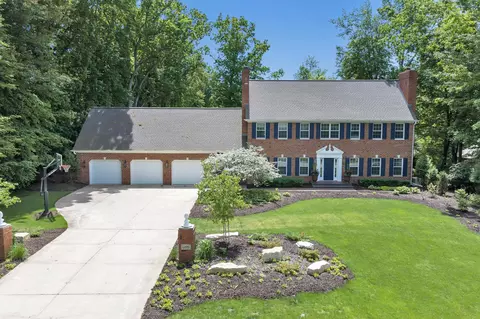 1395 Navajo Trl, Green Bay, WI 54313
