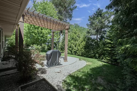 Exterior - 4800 N Indigo Ln, Appleton, WI 54913 photo 5 of 8