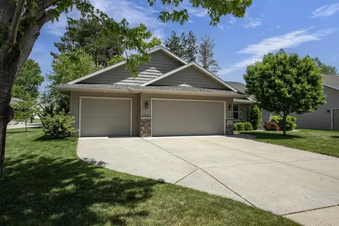 Exterior - 4800 N Indigo Ln, Appleton, WI 54913 photo 2 of 8