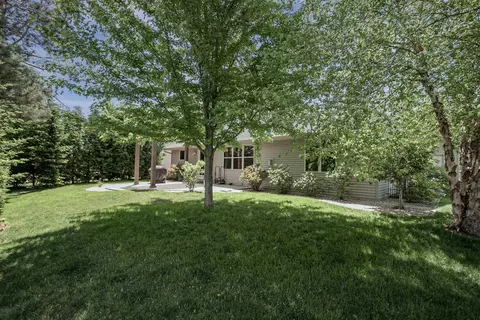 Exterior - 4800 N Indigo Ln, Appleton, WI 54913 photo 7 of 8
