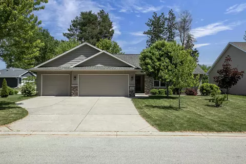 4800 N Indigo Ln, Appleton, WI 54913