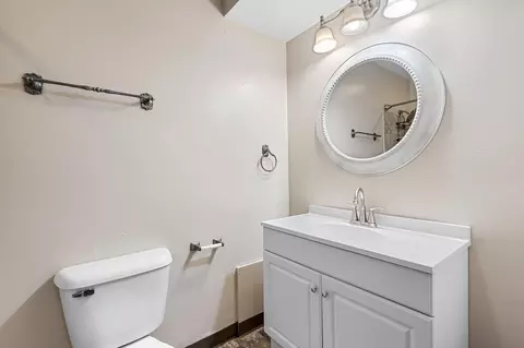 Bath - 1618 S Riverdale Dr, Appleton, WI 54914 photo 5 of 7