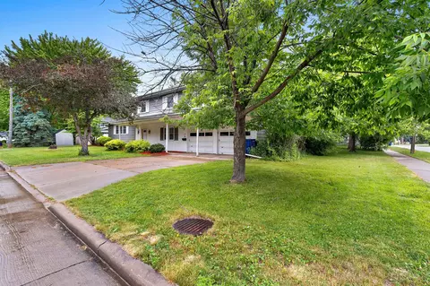 Exterior - 1618 S Riverdale Dr, Appleton, WI 54914 photo 12 of 13