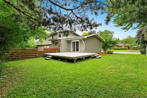 Exterior - 1618 S Riverdale Dr, Appleton, WI 54914 photo 2 of 13