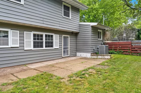 Exterior - 1618 S Riverdale Dr, Appleton, WI 54914 photo 10 of 13