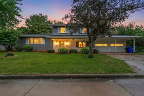 Exterior - 1618 S Riverdale Dr, Appleton, WI 54914 photo 11 of 13