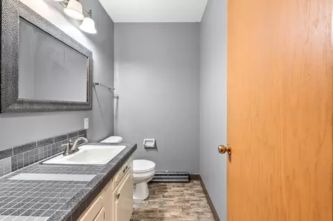 Bath - 1618 S Riverdale Dr, Appleton, WI 54914 photo 1 of 7