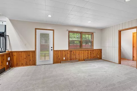 Living - 1618 S Riverdale Dr, Appleton, WI 54914 photo 6 of 7
