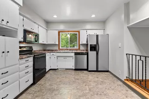 Kitchen - 1618 S Riverdale Dr, Appleton, WI 54914 photo 1 of 3