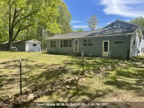 2601 W 2nd Ave, Gladstone, MI 49837
