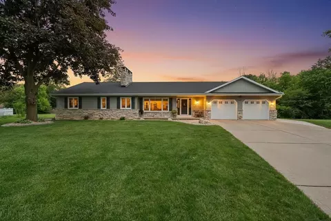 2687 Vissers Ct, Green Bay, WI 54313