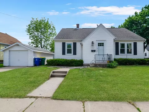 400 Newhall St, Green Bay, WI 54302