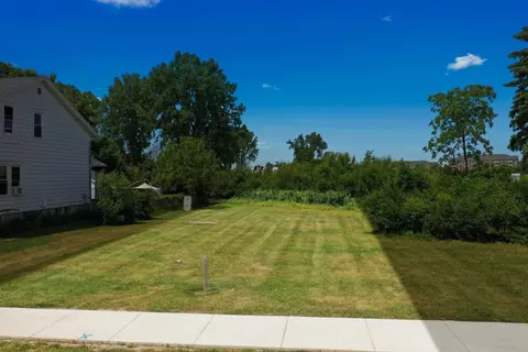 406 W 5th Ave #23, Oshkosh, WI 54902