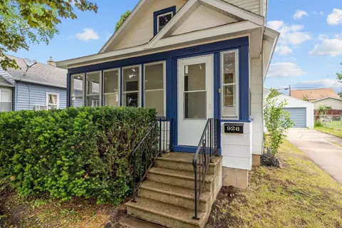 926 Dove St, Oshkosh, WI 54902