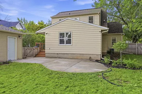 Exterior - 821 S Weimar St, Appleton, WI 54915 photo 5 of 9