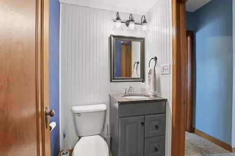 Bath - 821 S Weimar St, Appleton, WI 54915 photo 1 of 3