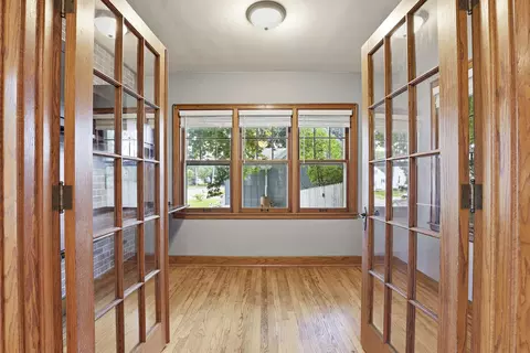 Entry Way - 821 S Weimar St, Appleton, WI 54915 photo 1 of 3