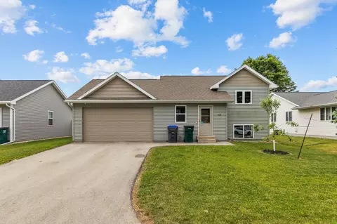 524 Northridge Dr, New London, WI 54961