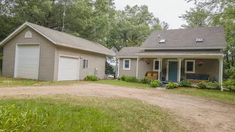 e1829 Hoffman Lane, Iola, WI 54945