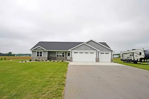 461 Highland Meadow Trl, Pulaski, WI 54162