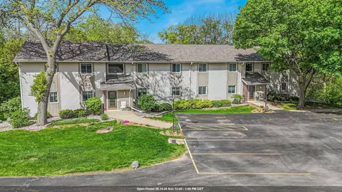 1 Altendorf Pl #8, Kaukauna, WI 54130
