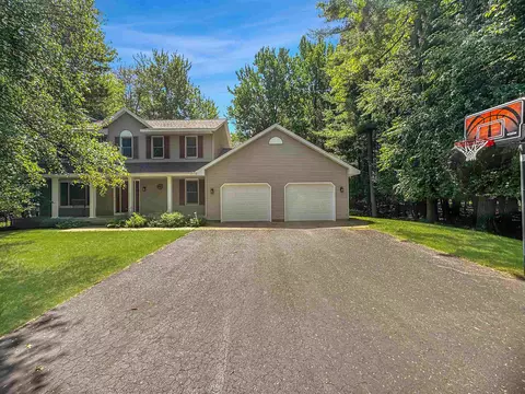 421 Eklund St, Peshtigo, WI 54157