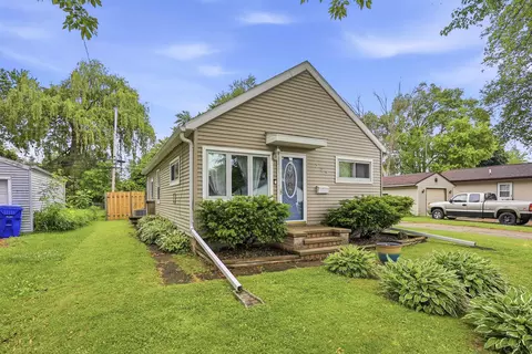 Exterior - 709 E Goodall St, Appleton, WI 54915 photo 2 of 4