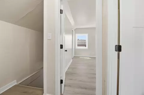 Entry Way - 1014 W Kamps Ave, Appleton, WI 54914 photo 6 of 7
