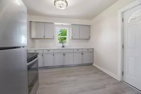 Kitchen - 1014 W Kamps Ave, Appleton, WI 54914 photo 2 of 3