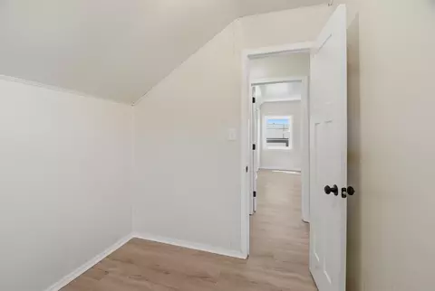 Entry Way - 1014 W Kamps Ave, Appleton, WI 54914 photo 7 of 7