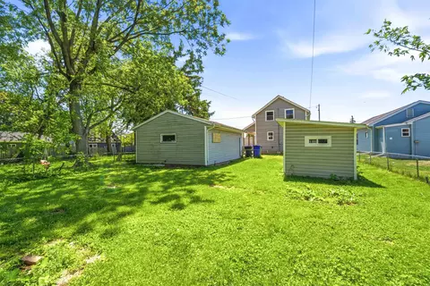 Exterior - 1014 W Kamps Ave, Appleton, WI 54914 photo 9 of 12