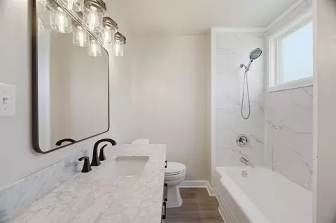 Bath - 1014 W Kamps Ave, Appleton, WI 54914 photo 1 of 1