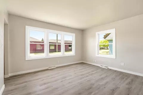 Living - 1014 W Kamps Ave, Appleton, WI 54914 photo 3 of 3