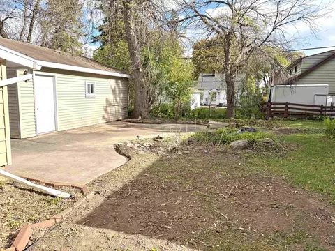 Exterior - 829 W Grant St, Appleton, WI 54914 photo 3 of 4