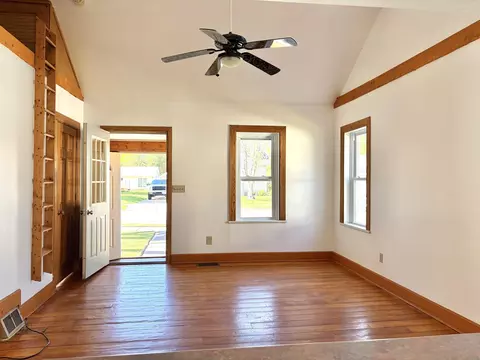 Living - 829 W Grant St, Appleton, WI 54914 photo 2 of 2
