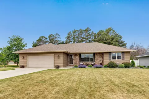 3801 Scotchman Cir, Green Bay, WI 54311