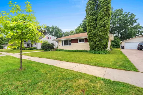 Exterior - 637 E Wilson Ave, Appleton, WI 54915 photo 9 of 10