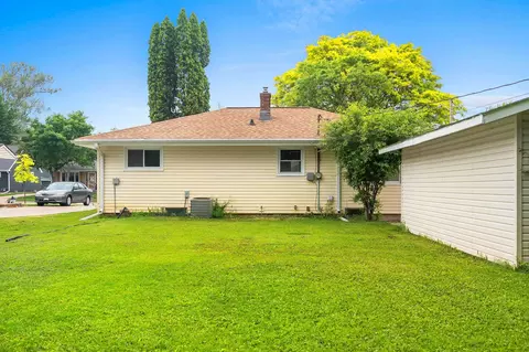 Exterior - 637 E Wilson Ave, Appleton, WI 54915 photo 10 of 10