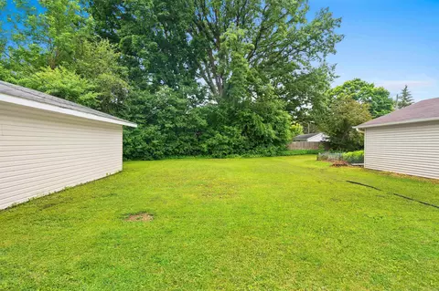 Exterior - 637 E Wilson Ave, Appleton, WI 54915 photo 1 of 10