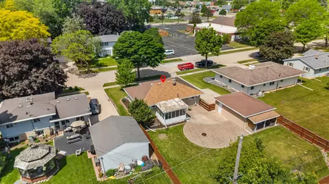 View/Area - 2700 N Lillian Ct, Appleton, WI 54911 photo 5 of 10