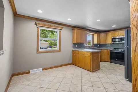 Kitchen - 2700 N Lillian Ct, Appleton, WI 54911 photo 1 of 5