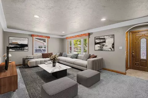 Living - 2700 N Lillian Ct, Appleton, WI 54911 photo 3 of 5