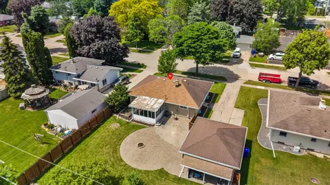 View/Area - 2700 N Lillian Ct, Appleton, WI 54911 photo 4 of 10