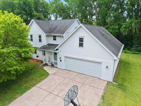 2098 S Rock River Cir, De Pere, WI 54115
