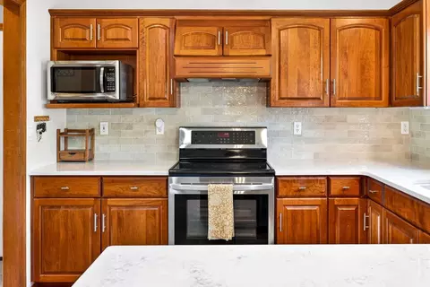 Kitchen - n9152 Kernan Avenue, Appleton, WI 54915 photo 3 of 5