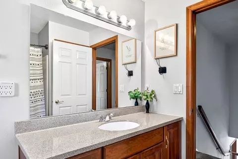 Bath - n9152 Kernan Avenue, Appleton, WI 54915 photo 4 of 5