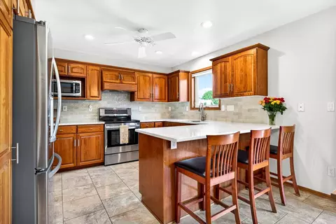 Kitchen - n9152 Kernan Avenue, Appleton, WI 54915 photo 2 of 5